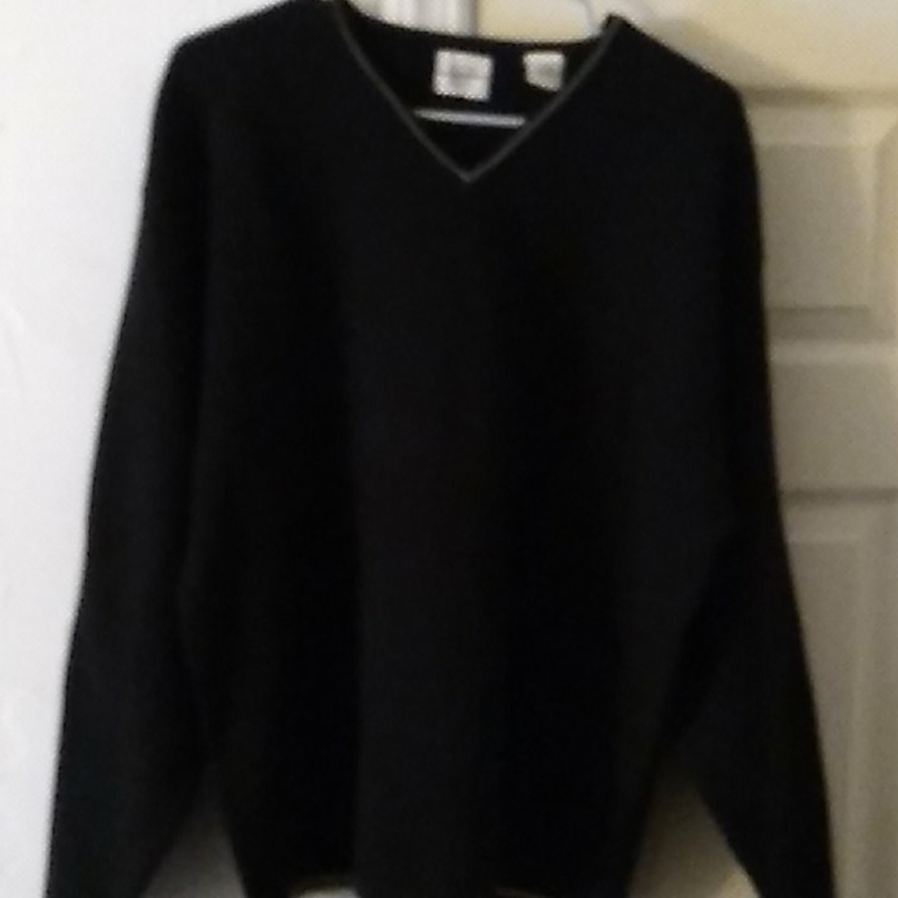 Gap sweater
